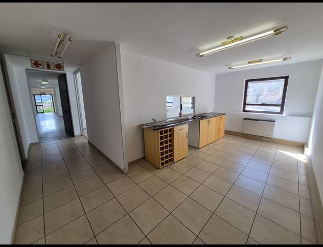 231M² OFFICE TO LET IN WOODMEAD